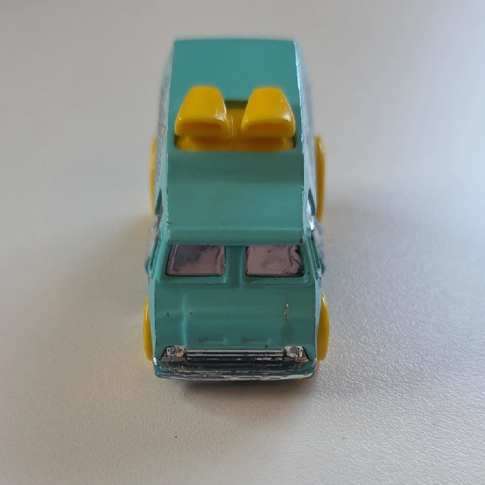 🏁 Hot Wheels Cool One Ice Cream Truck - Blue and Yellow